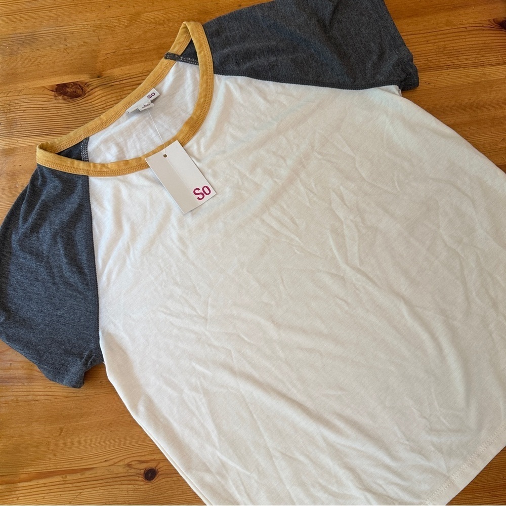 NWT SO RAGLAN TEE WOMEN L
